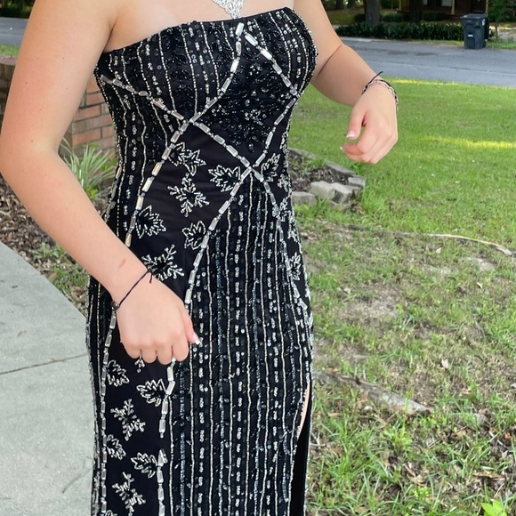 Size 0 Strapless Prom Dress - Picture 2 of 4